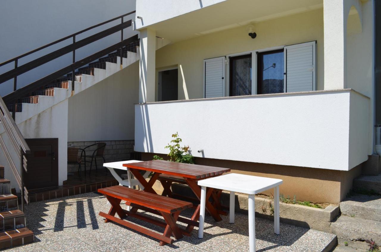 Apartments Aneva Baska  Exterior photo