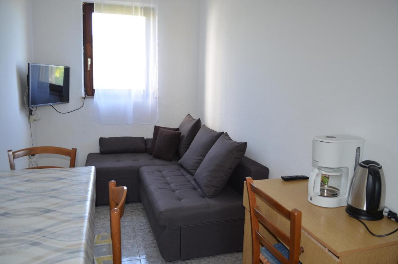 Apartments Aneva Baska  Exterior photo