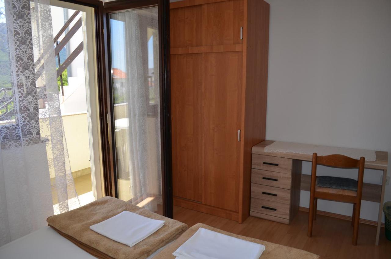 Apartments Aneva Baska  Exterior photo